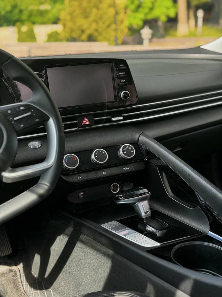 ELANTRA